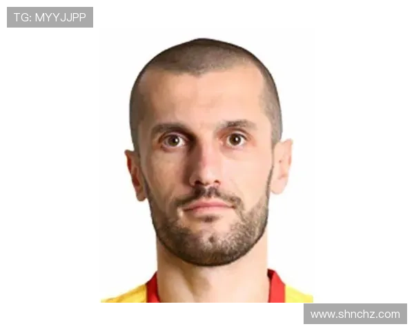 足球明星喜迎新生儿性别揭晓引发粉丝热议与祝福