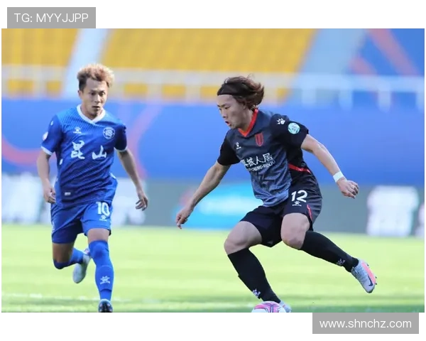 武汉羽毛球队在城市联赛中以79分稳居积分榜首位，展现强劲实力