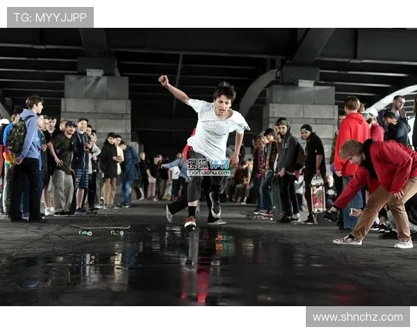 足球明星们的滑板挑战谁是最具滑板天赋的球场巨星